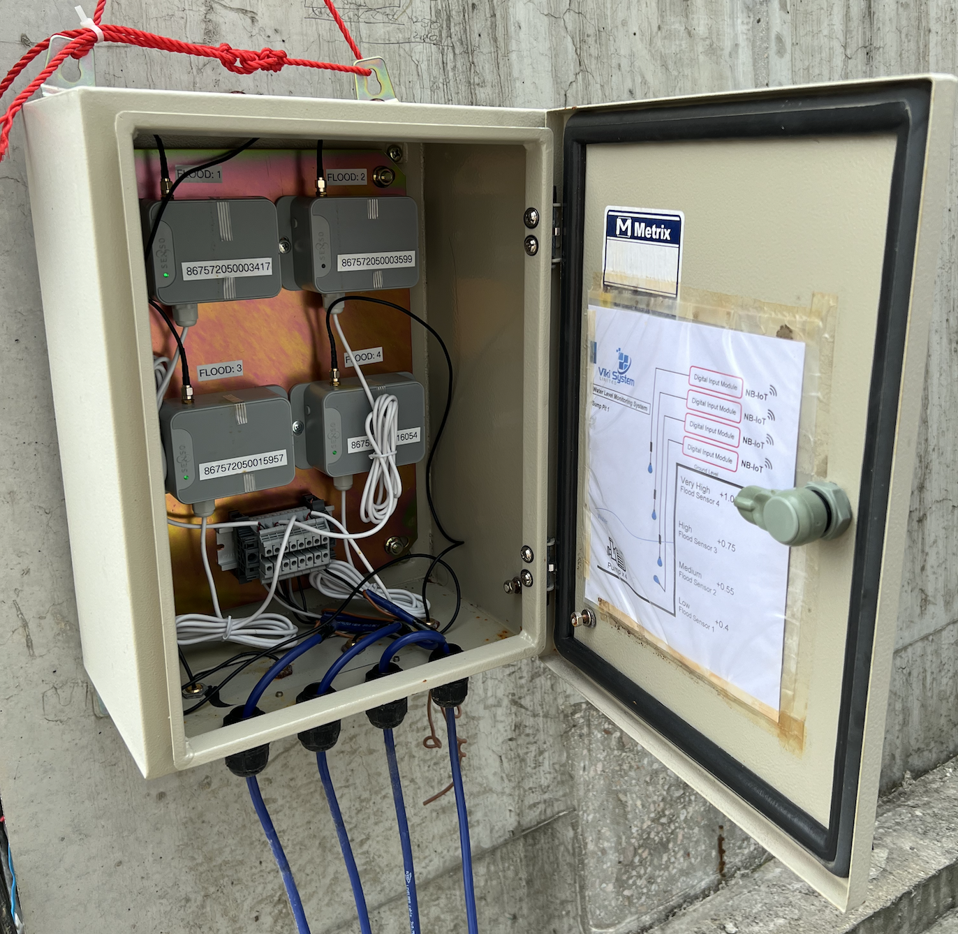 感應器接駁控制箱，內有四個 NB-IoT 傳送模組